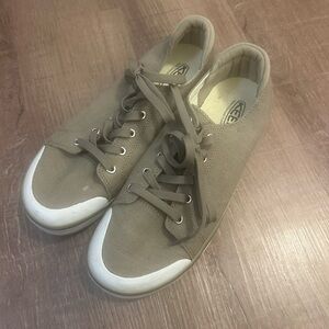 Keen Elsa Gray and White Sneakers